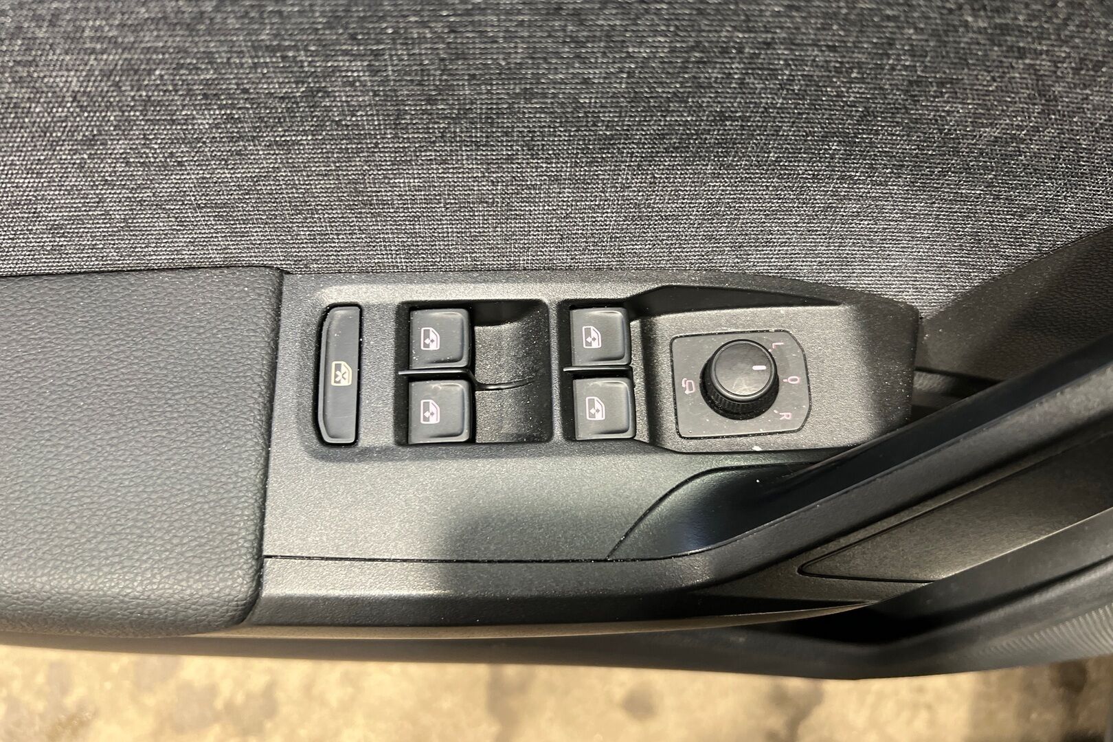 Seat Arona iso kuva 15