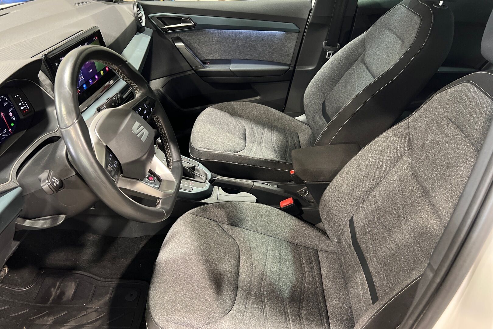 Seat Arona iso kuva 6