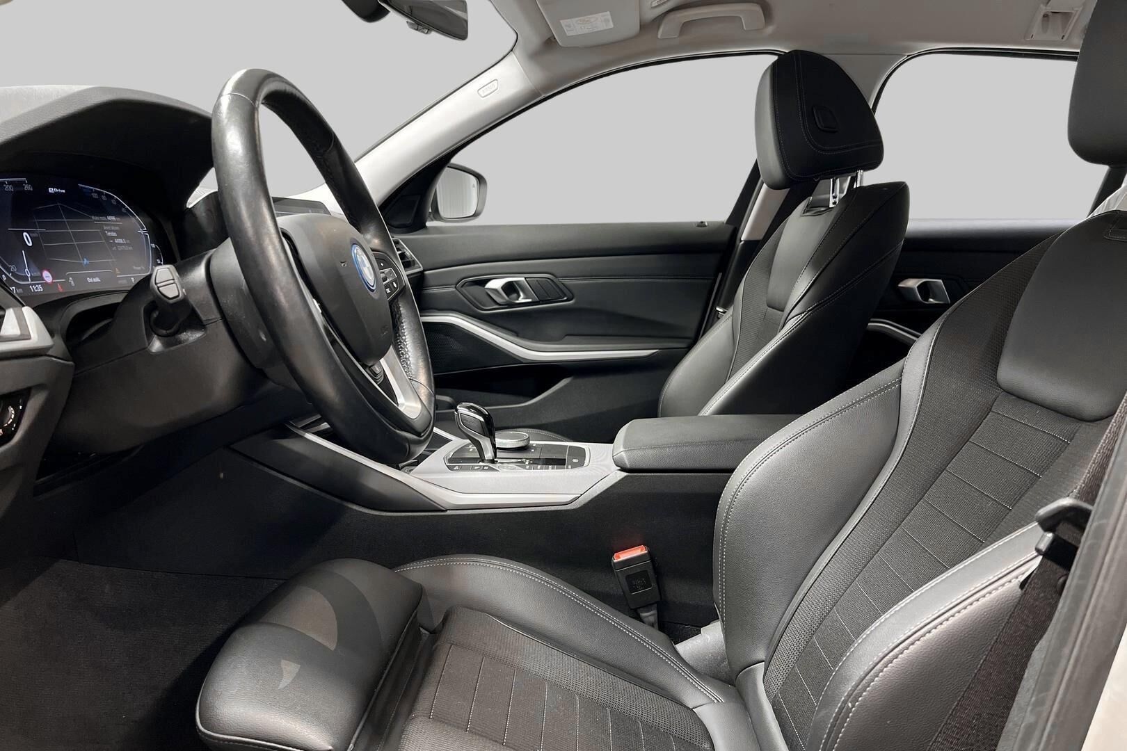 BMW 3-sarja iso kuva 8