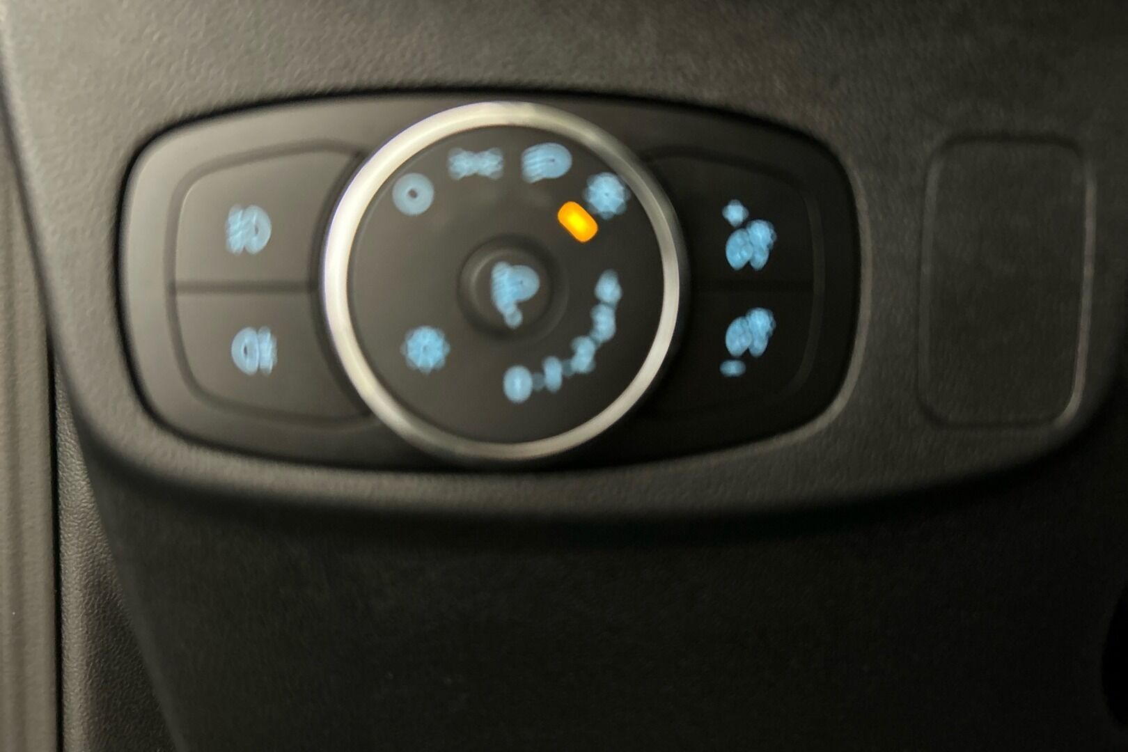 Ford Focus iso kuva 19