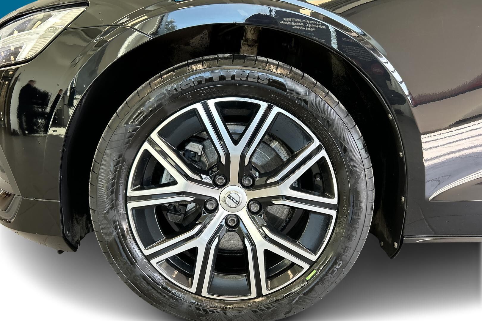 Volvo V60 iso kuva 12