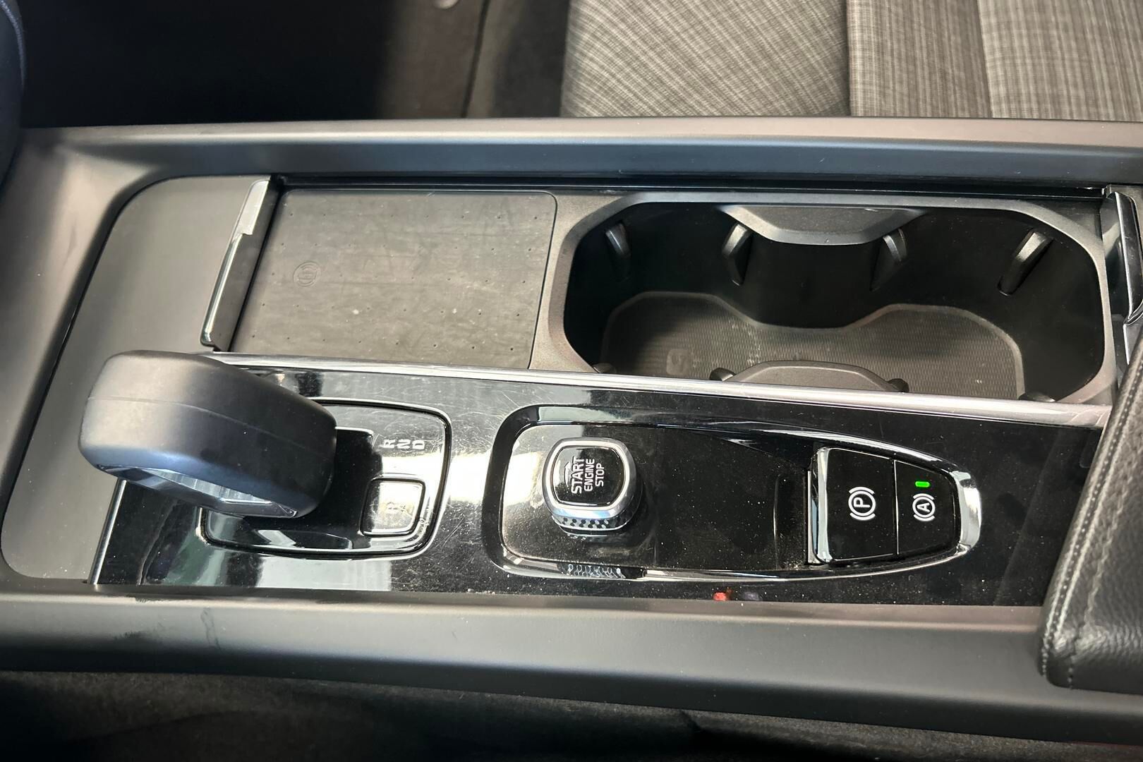Volvo V60 iso kuva 21