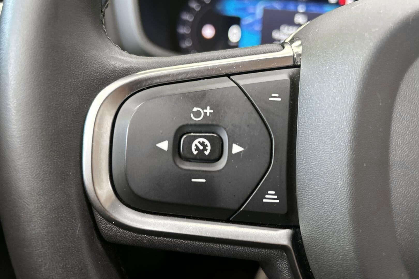 Volvo V60 iso kuva 22