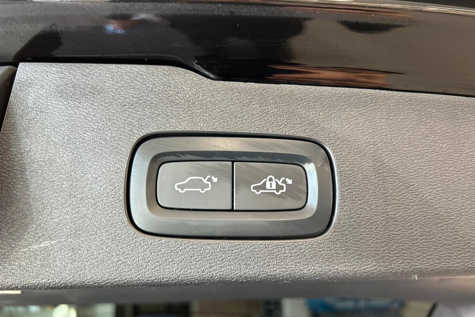 Volvo V60 iso kuva 28