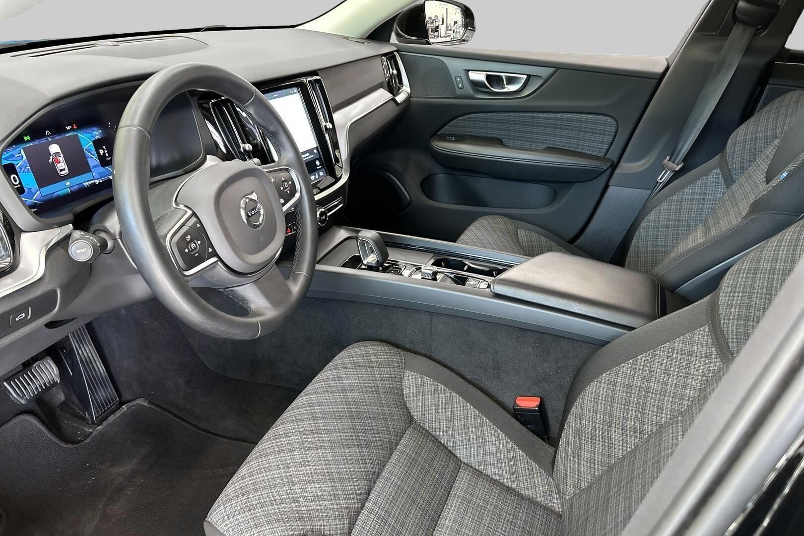 Volvo V60 iso kuva 8