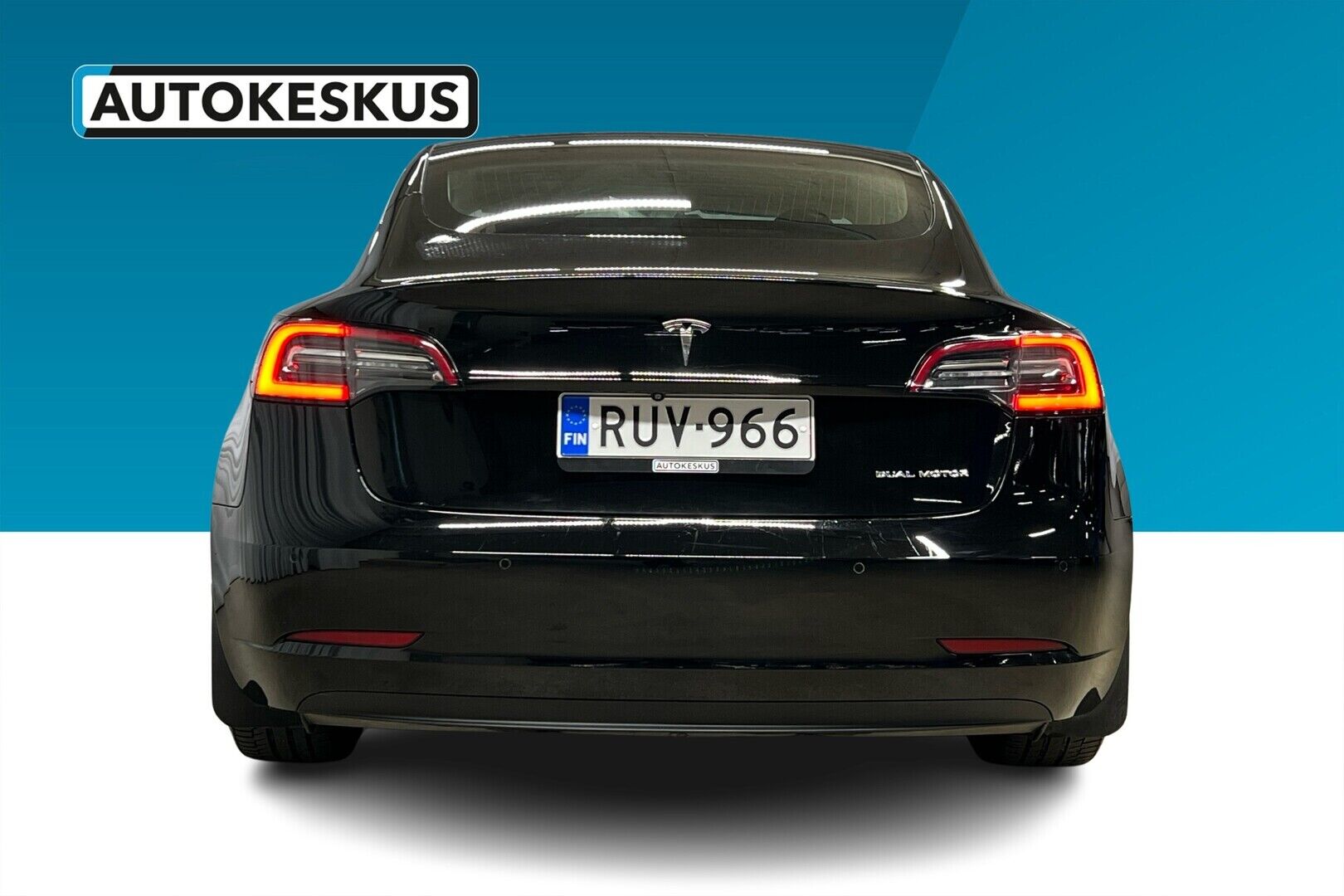 Tesla Model 3 iso kuva 3