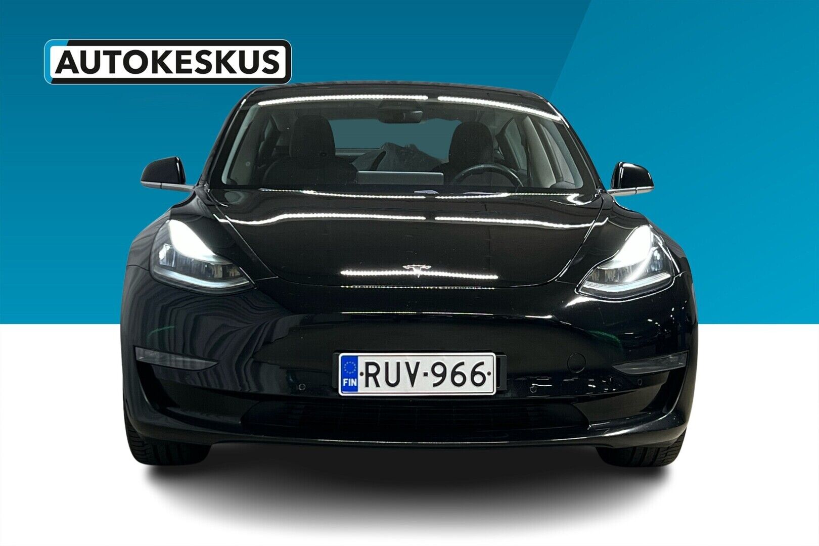 Tesla Model 3 iso kuva 4