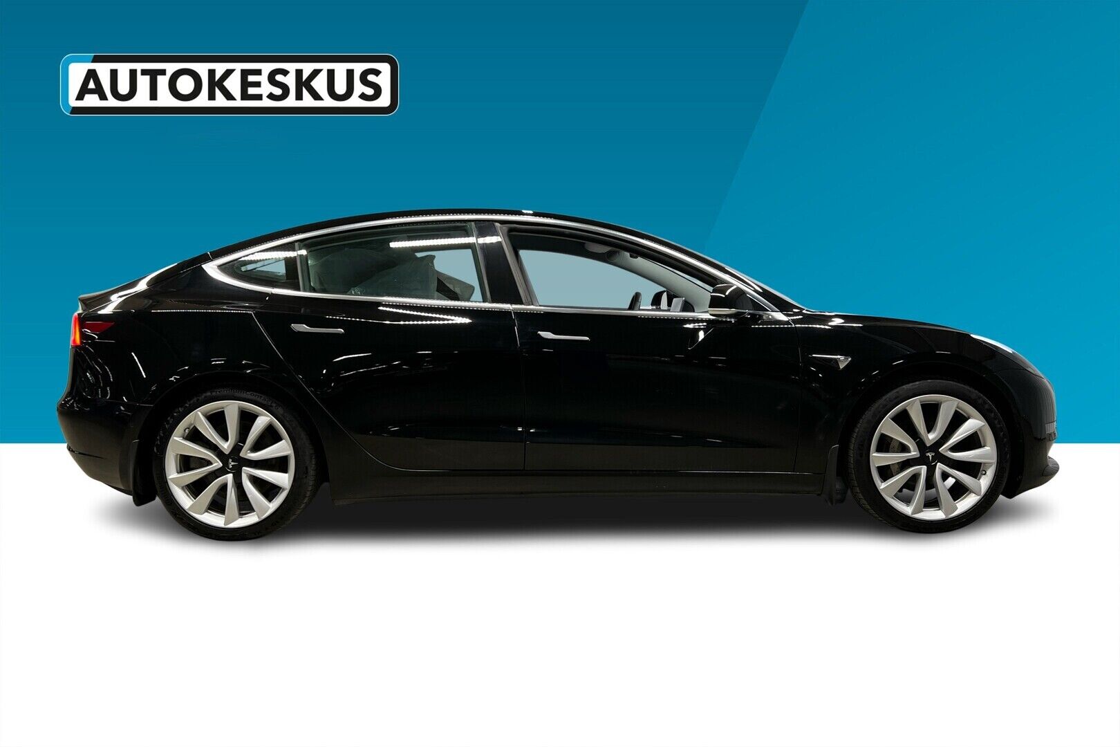 Tesla Model 3 iso kuva 6