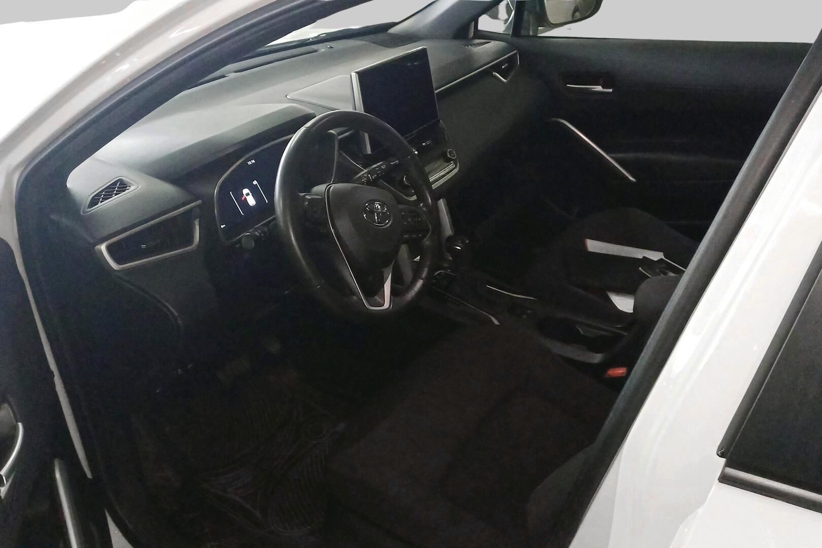 Toyota Corolla Cross iso kuva 2