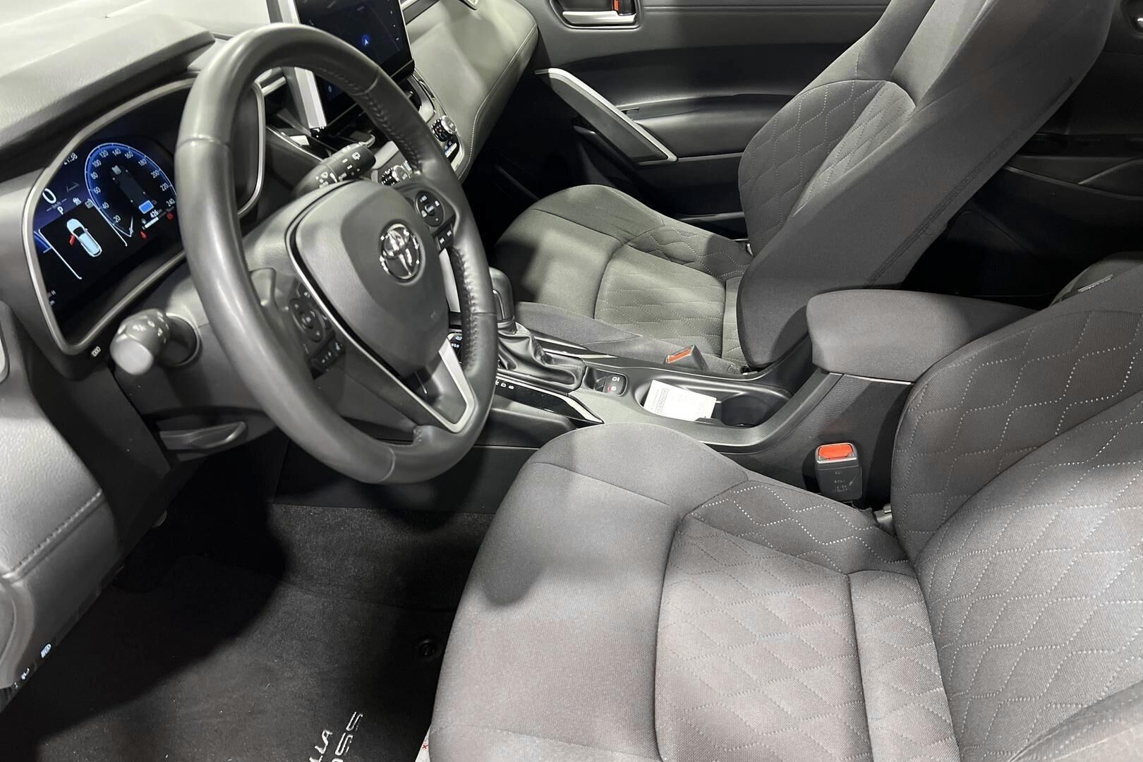 Toyota Corolla Cross iso kuva 9