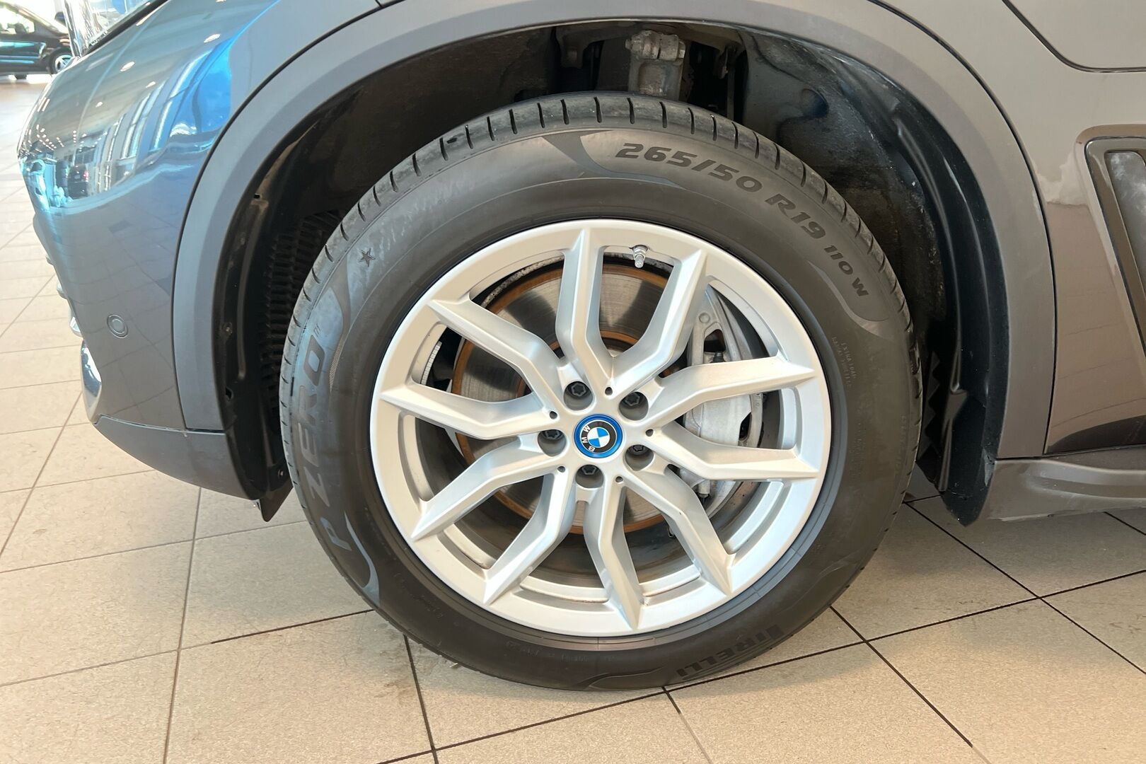 BMW X5 iso kuva 9
