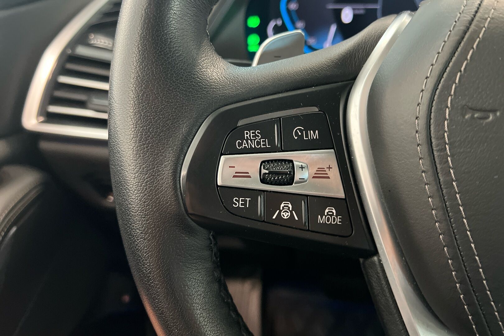 BMW X5 iso kuva 13