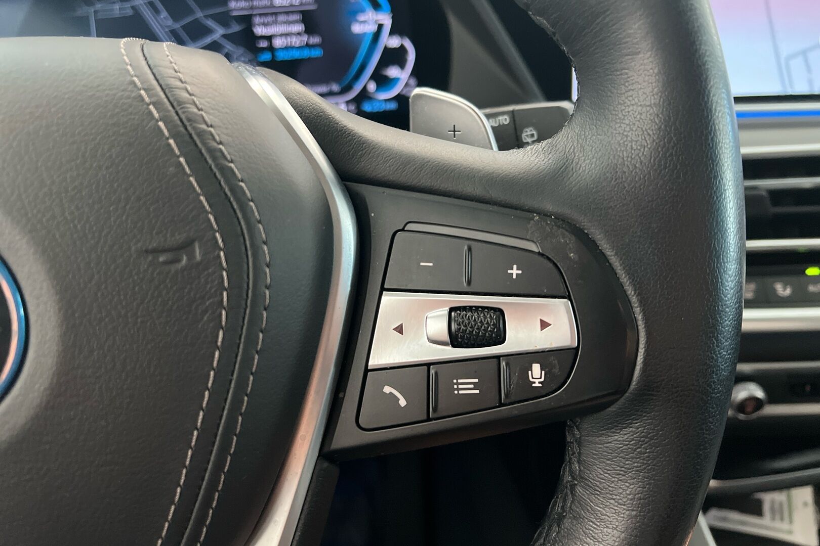 BMW X5 iso kuva 14