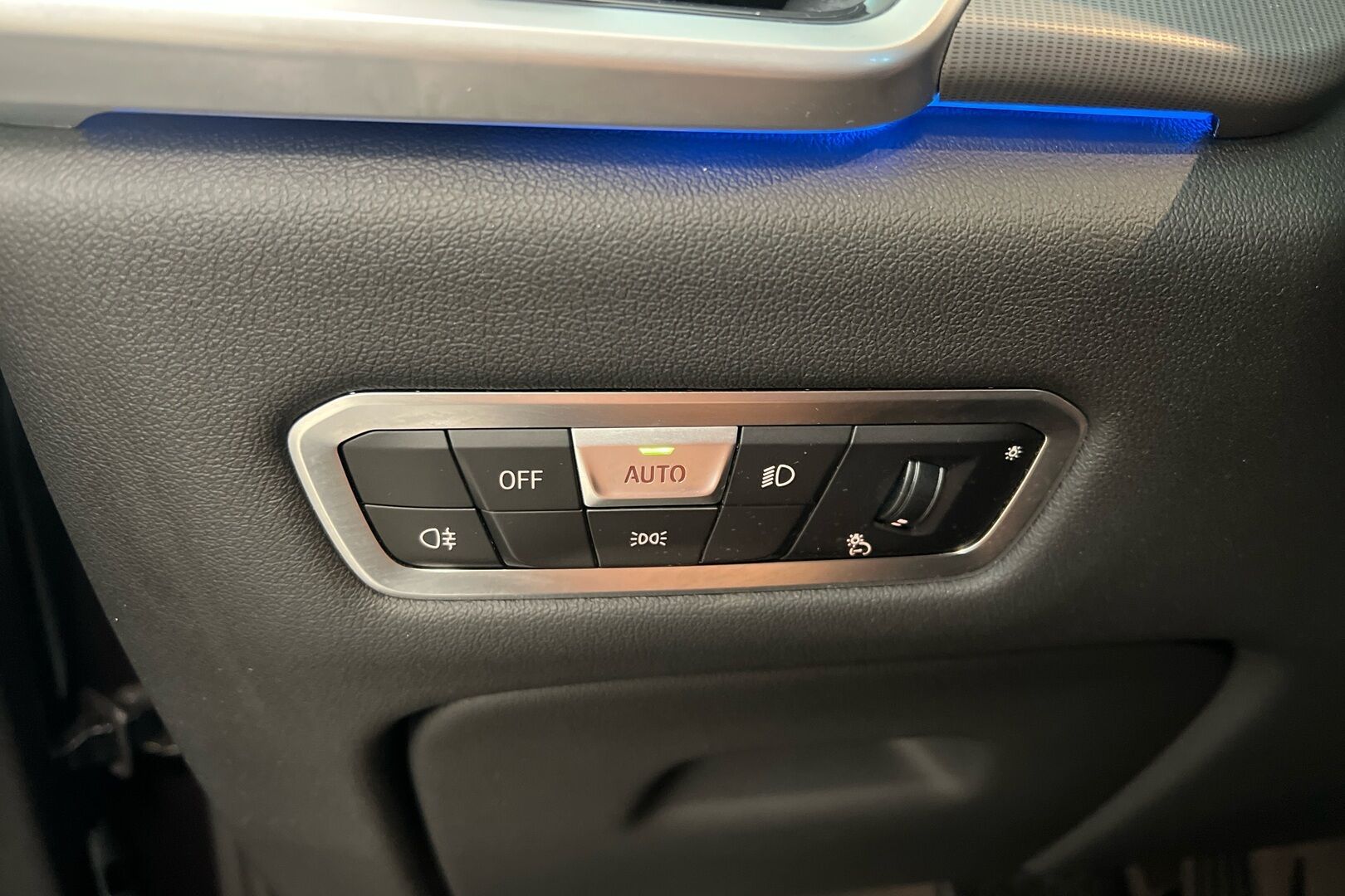 BMW X5 iso kuva 16