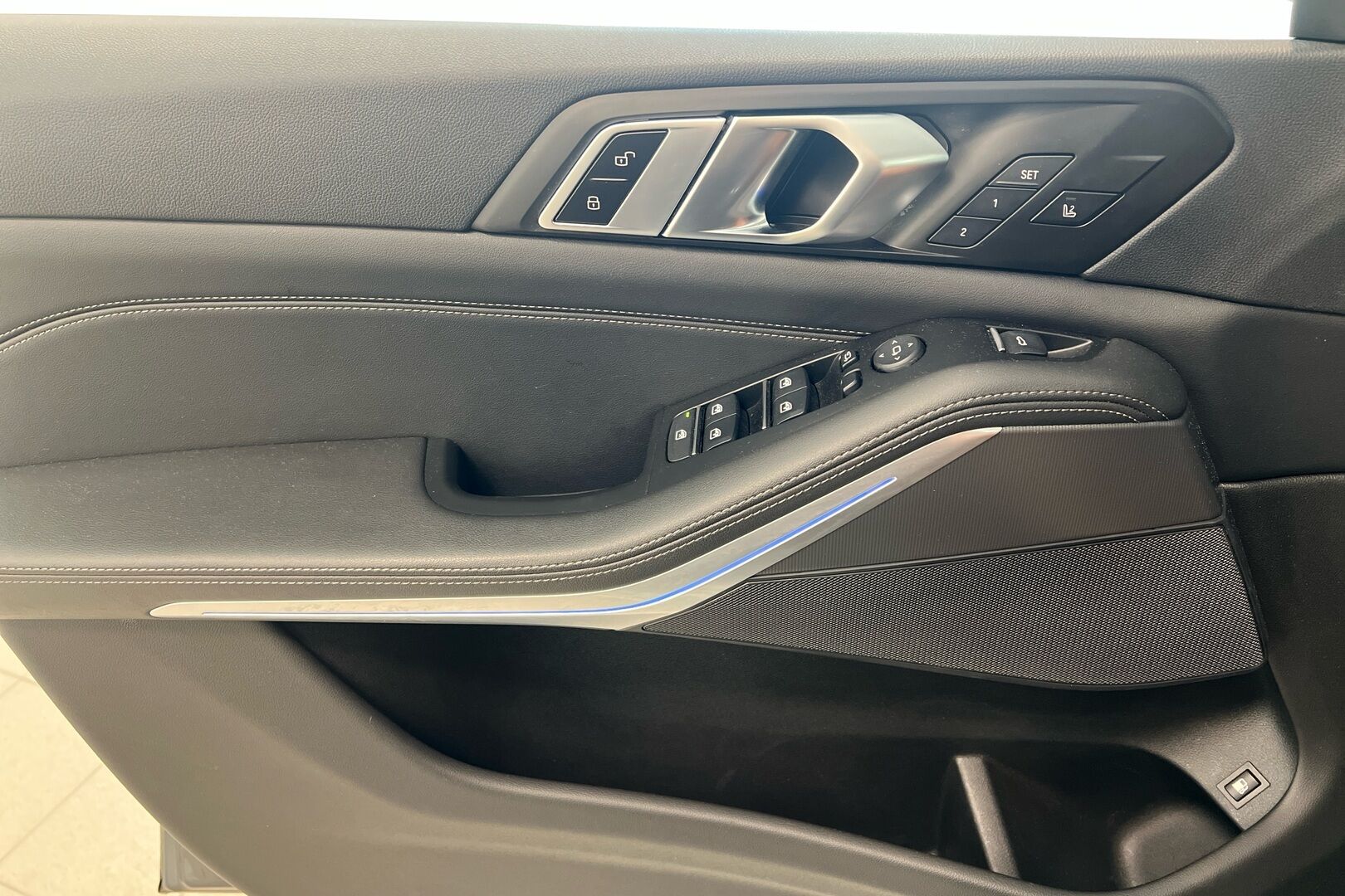 BMW X5 iso kuva 17
