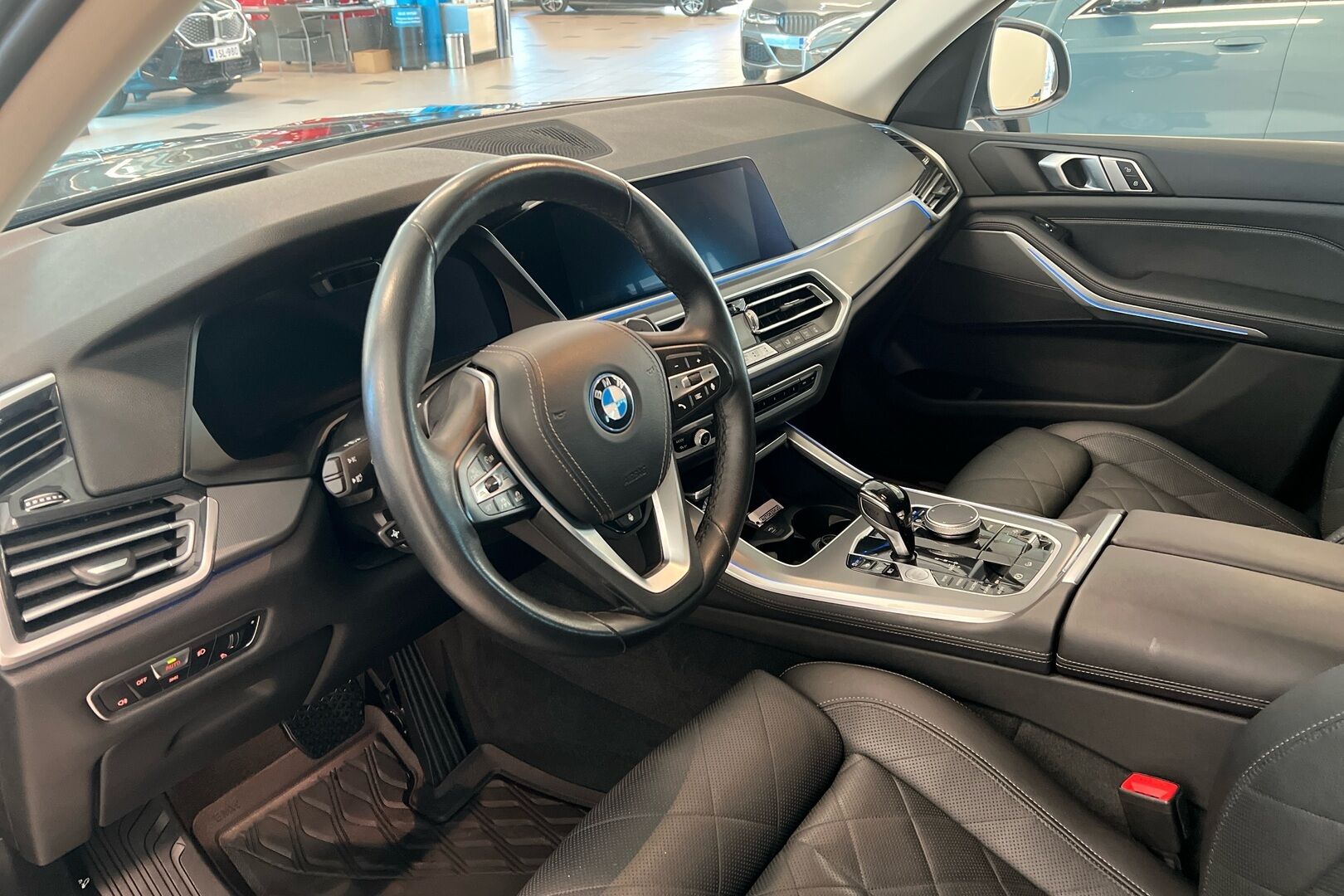 BMW X5 iso kuva 5