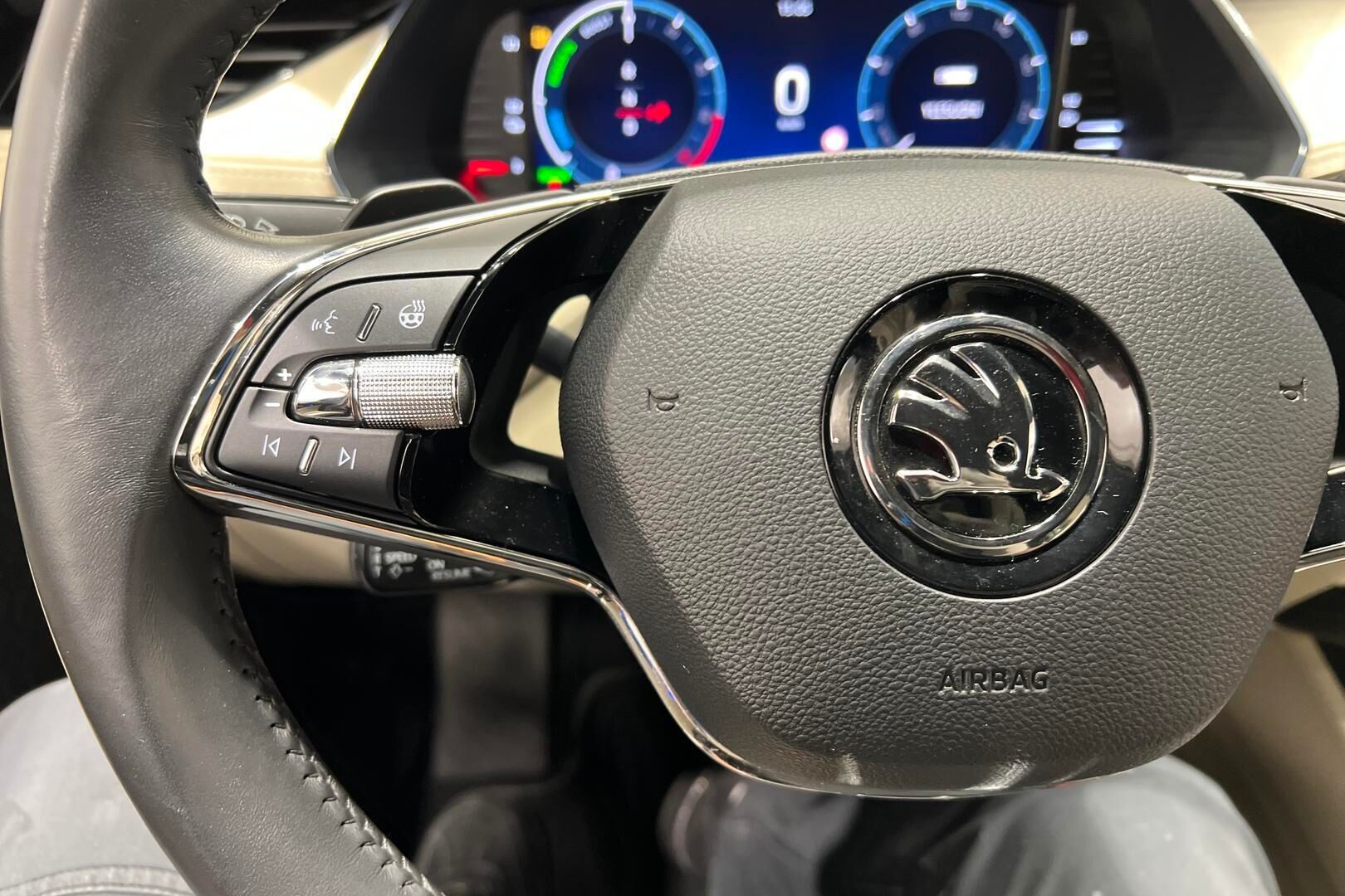 Skoda Octavia iso kuva 23