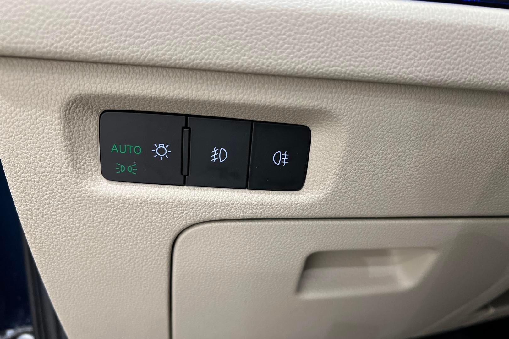 Skoda Octavia iso kuva 25