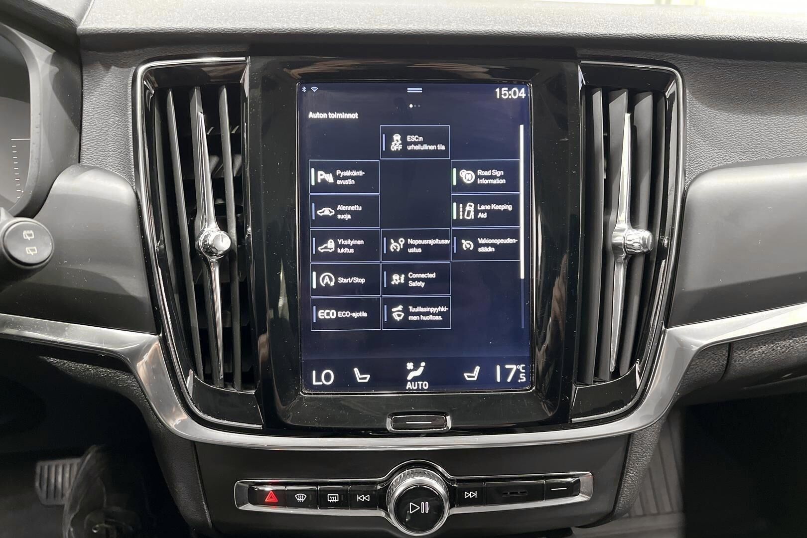 Volvo V90 iso kuva 17