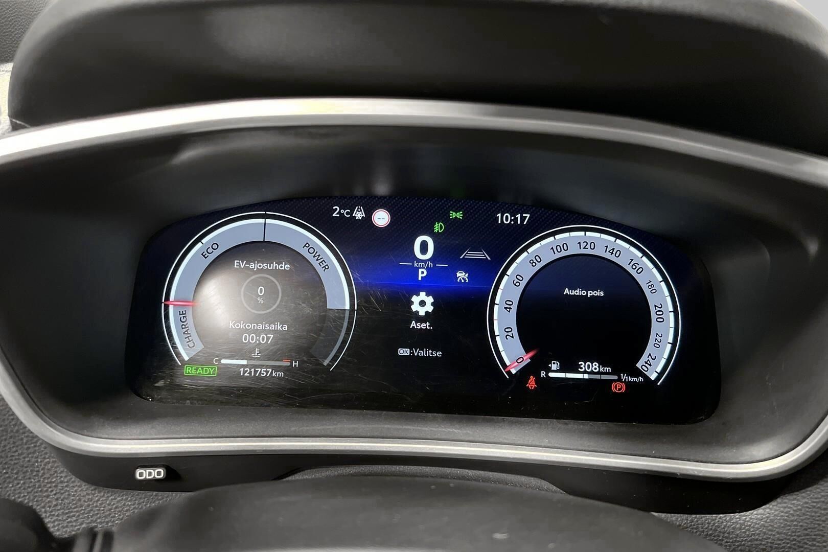 Toyota Corolla Cross iso kuva 13