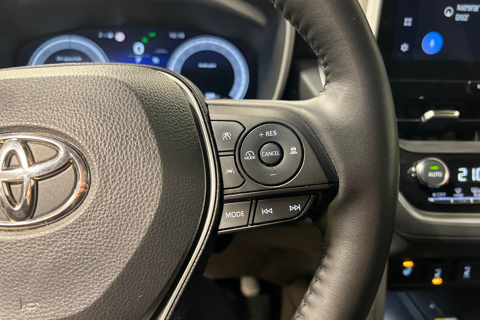 Toyota Corolla Cross iso kuva 16