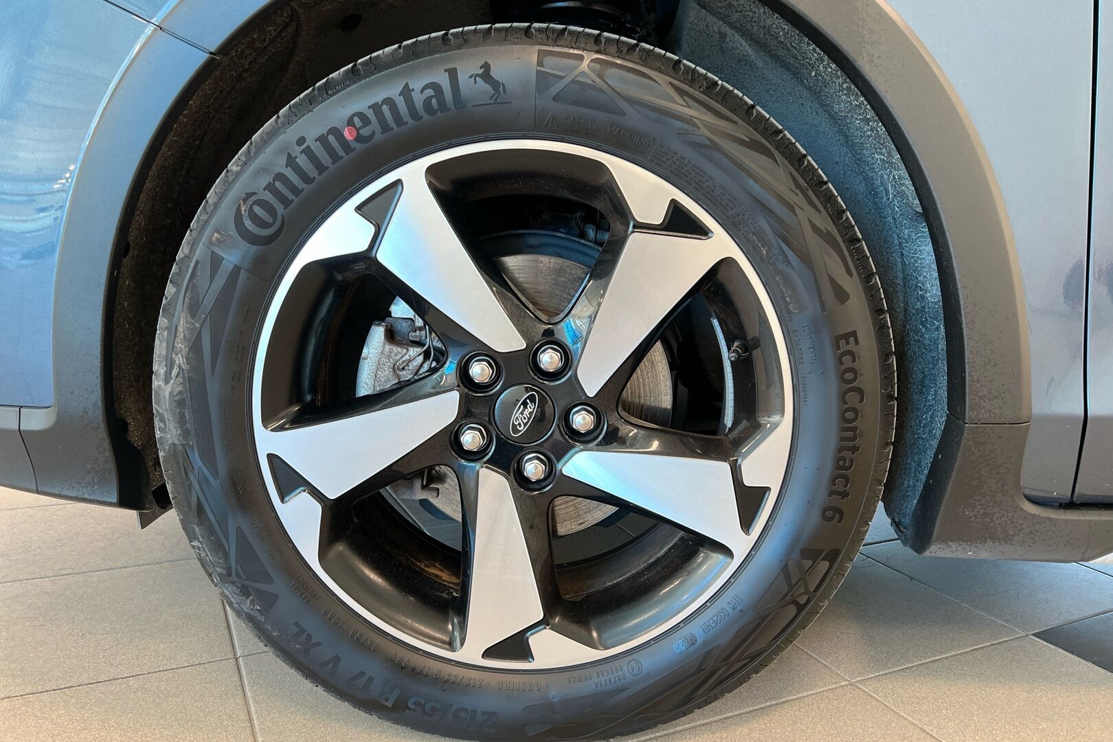 Ford Focus iso kuva 10