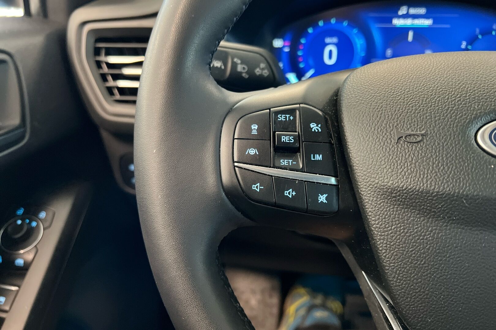 Ford Focus iso kuva 16