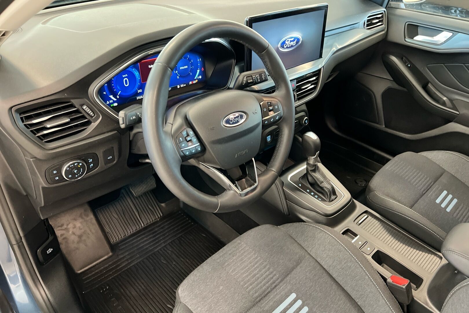 Ford Focus iso kuva 6