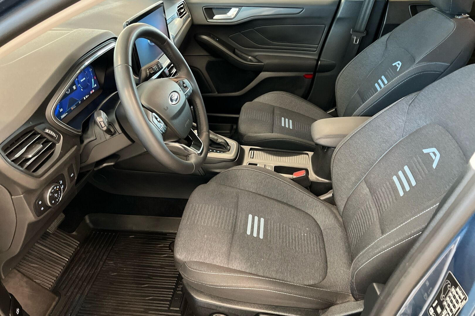 Ford Focus iso kuva 7