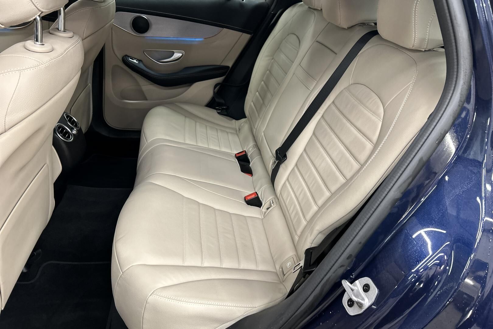 Mercedes-Benz EQC iso kuva 10