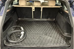 Mercedes-Benz EQC esikatselu 12