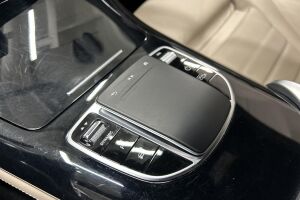 Mercedes-Benz EQC esikatselu 17