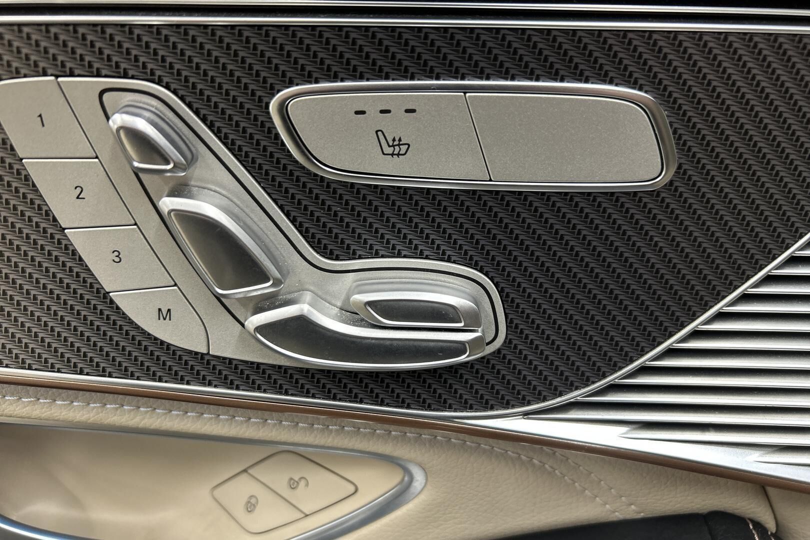 Mercedes-Benz EQC iso kuva 21