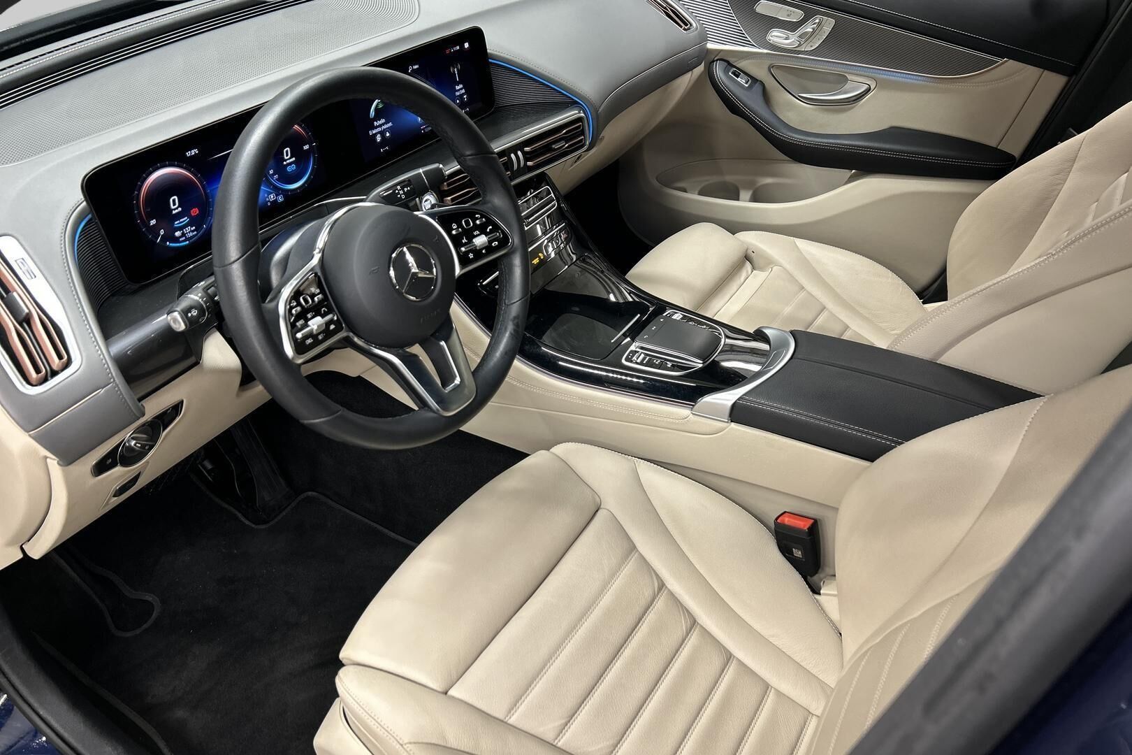 Mercedes-Benz EQC iso kuva 9