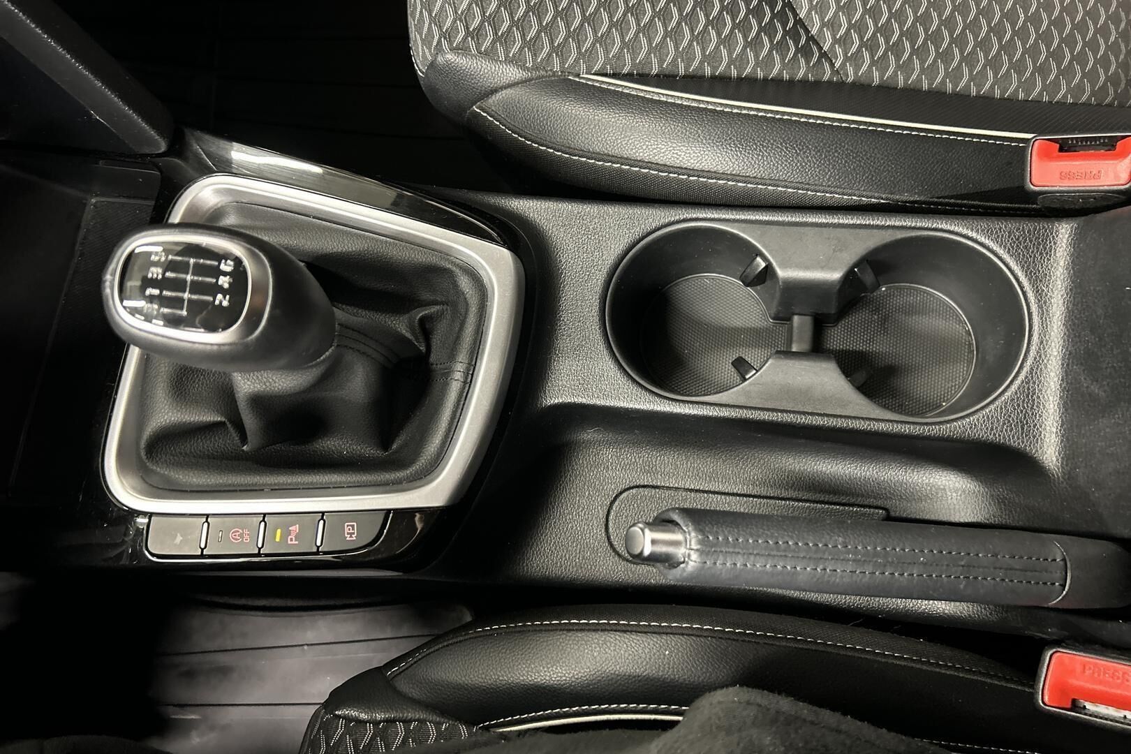 Kia Ceed iso kuva 19