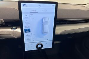 Ford Mustang Mach-E esikatselu 11