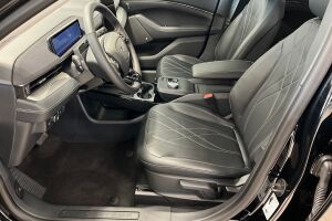 Ford Mustang Mach-E esikatselu 6