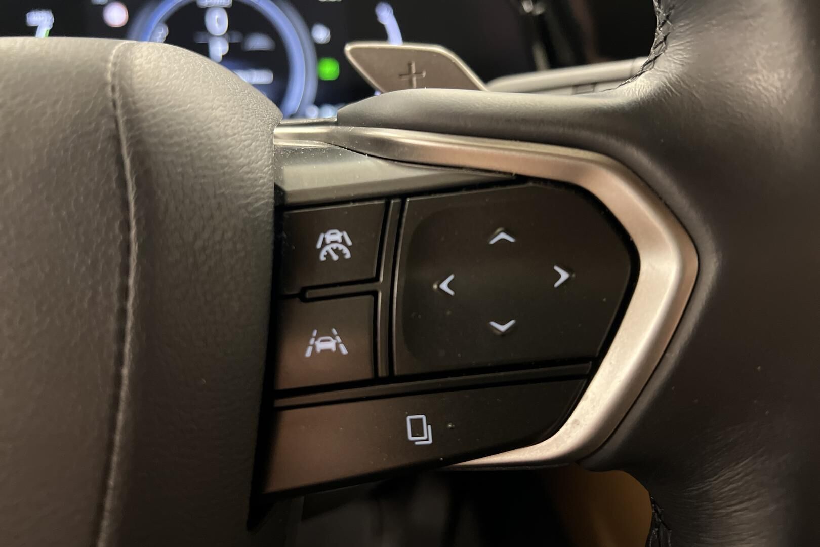 Lexus NX iso kuva 18