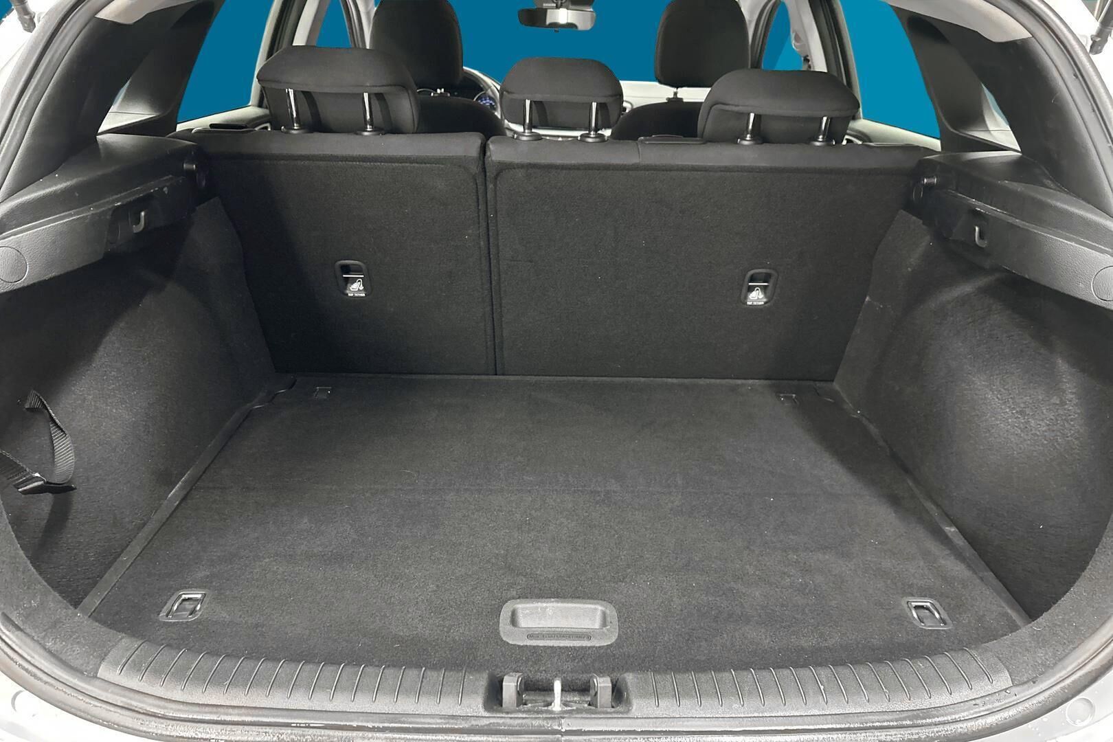 Kia Ceed iso kuva 12