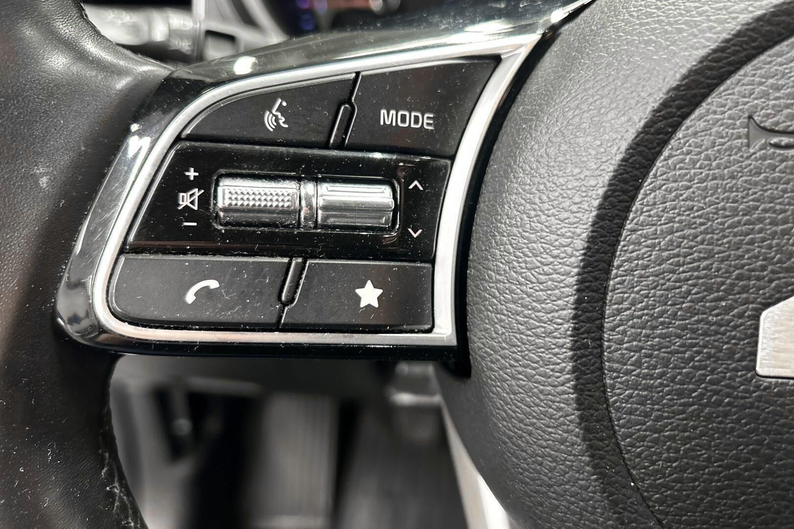 Kia Ceed iso kuva 16