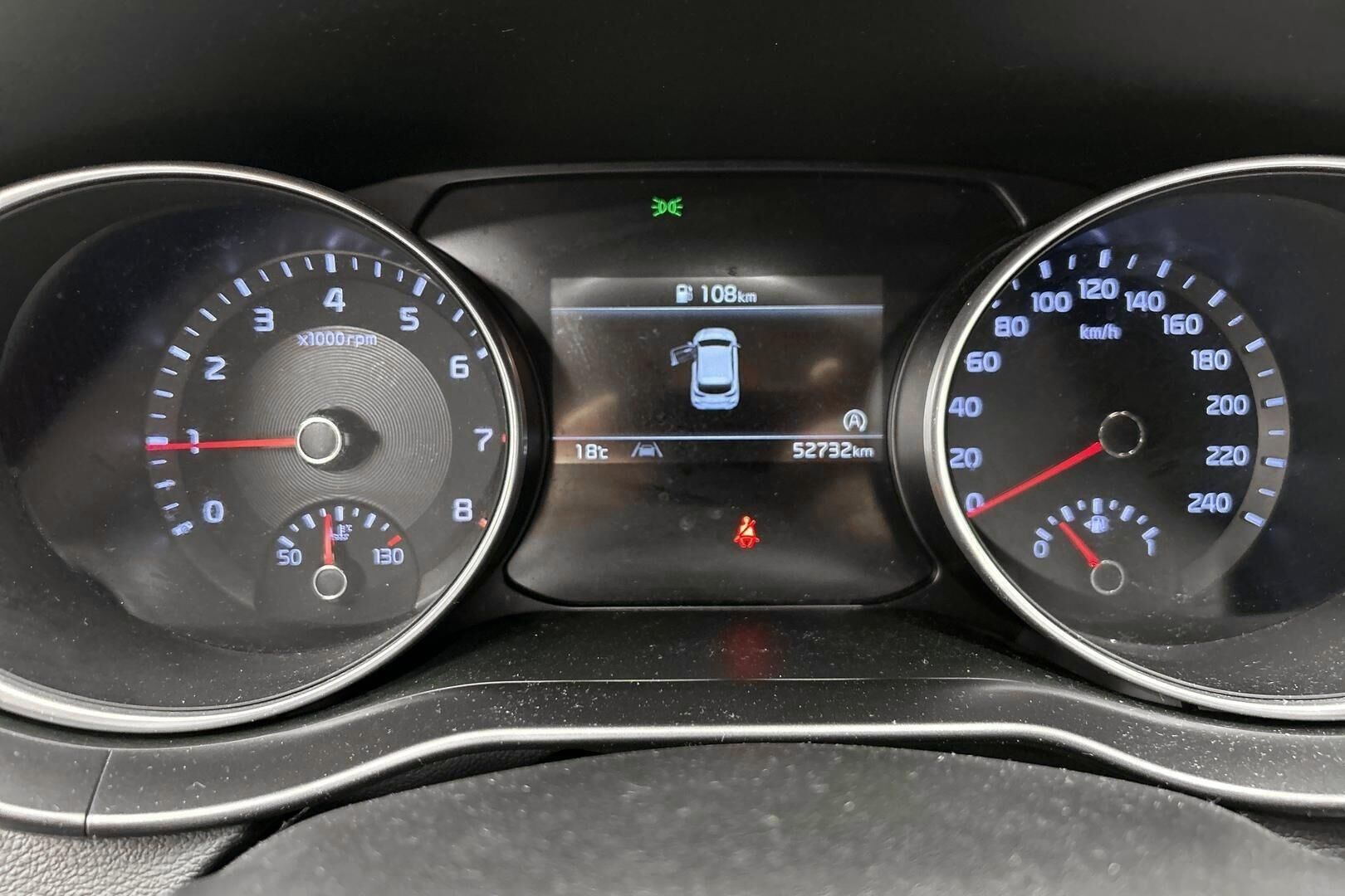 Kia Ceed iso kuva 18