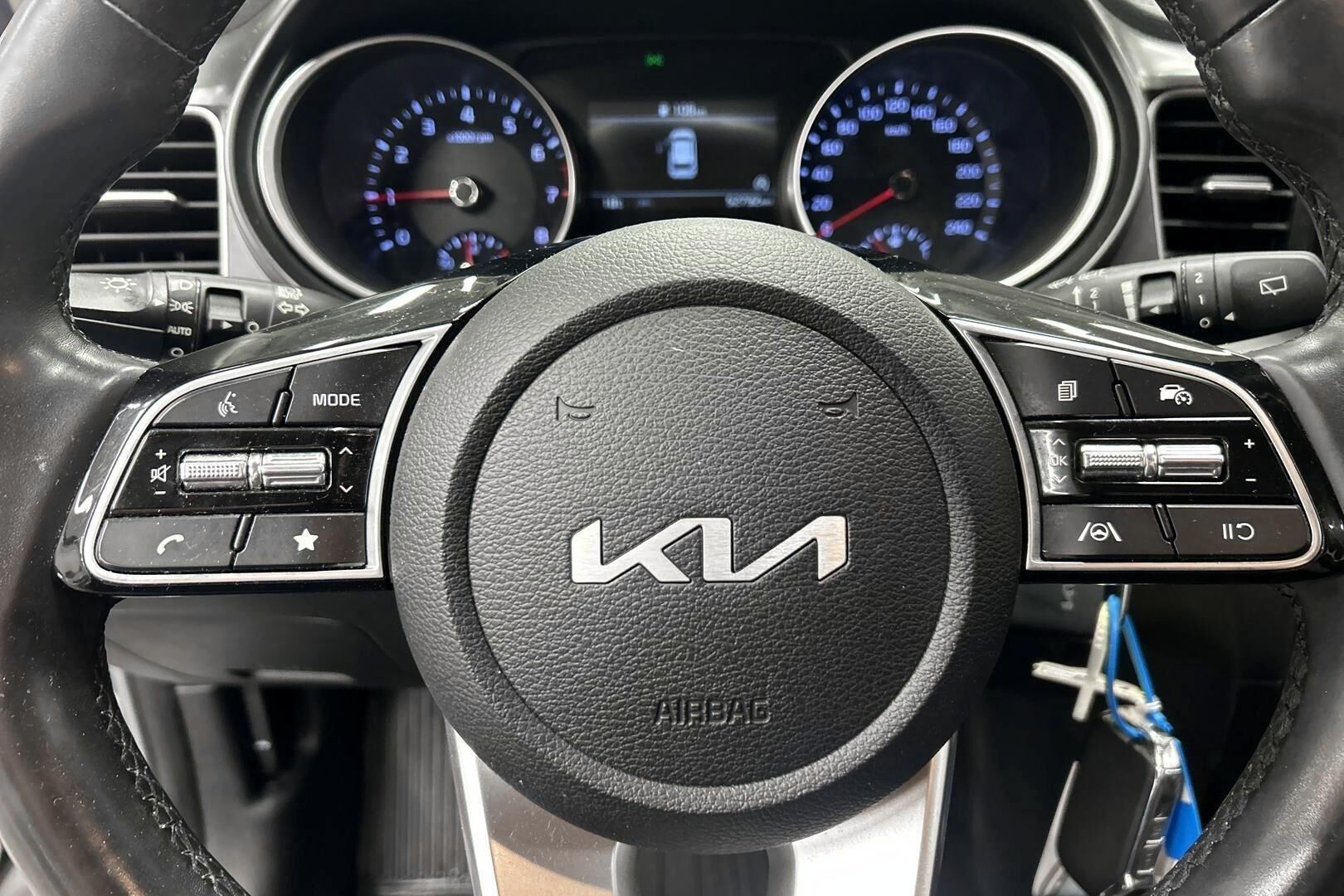 Kia Ceed iso kuva 19