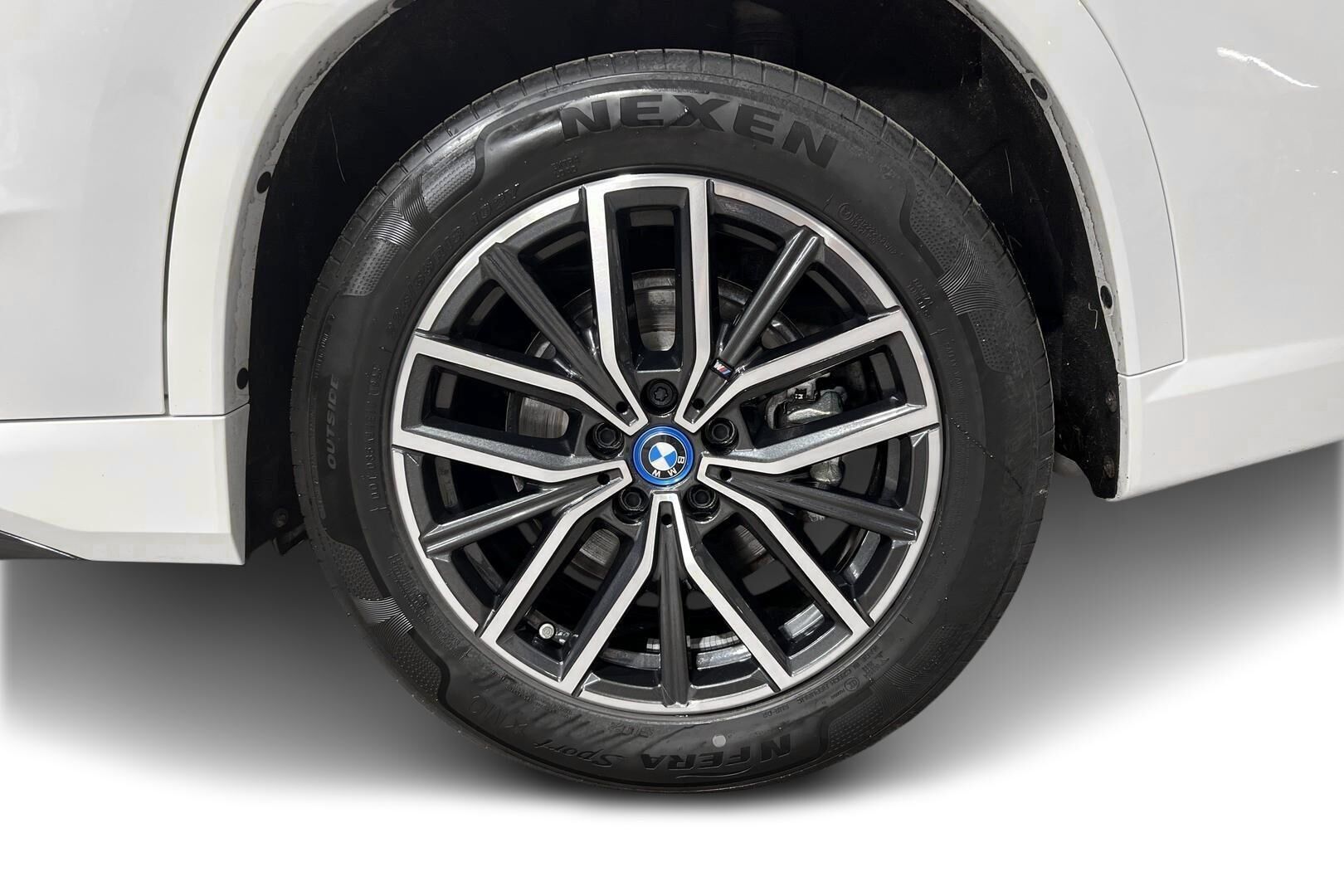 BMW X1 iso kuva 11