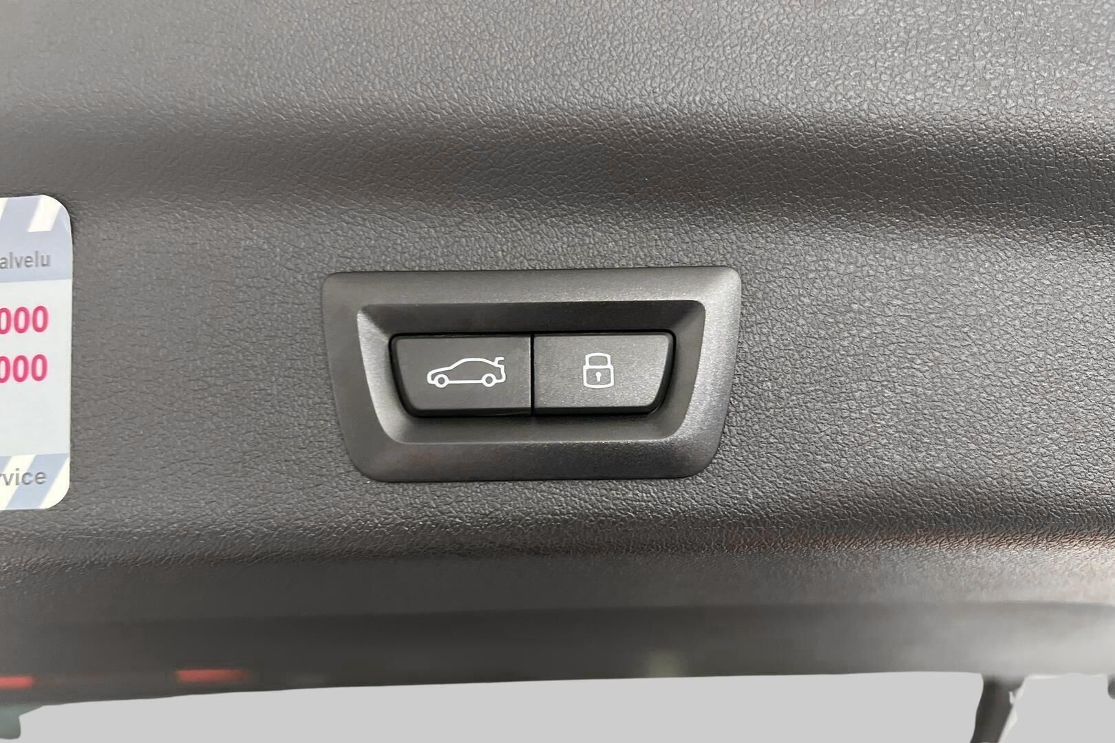 BMW X1 iso kuva 13