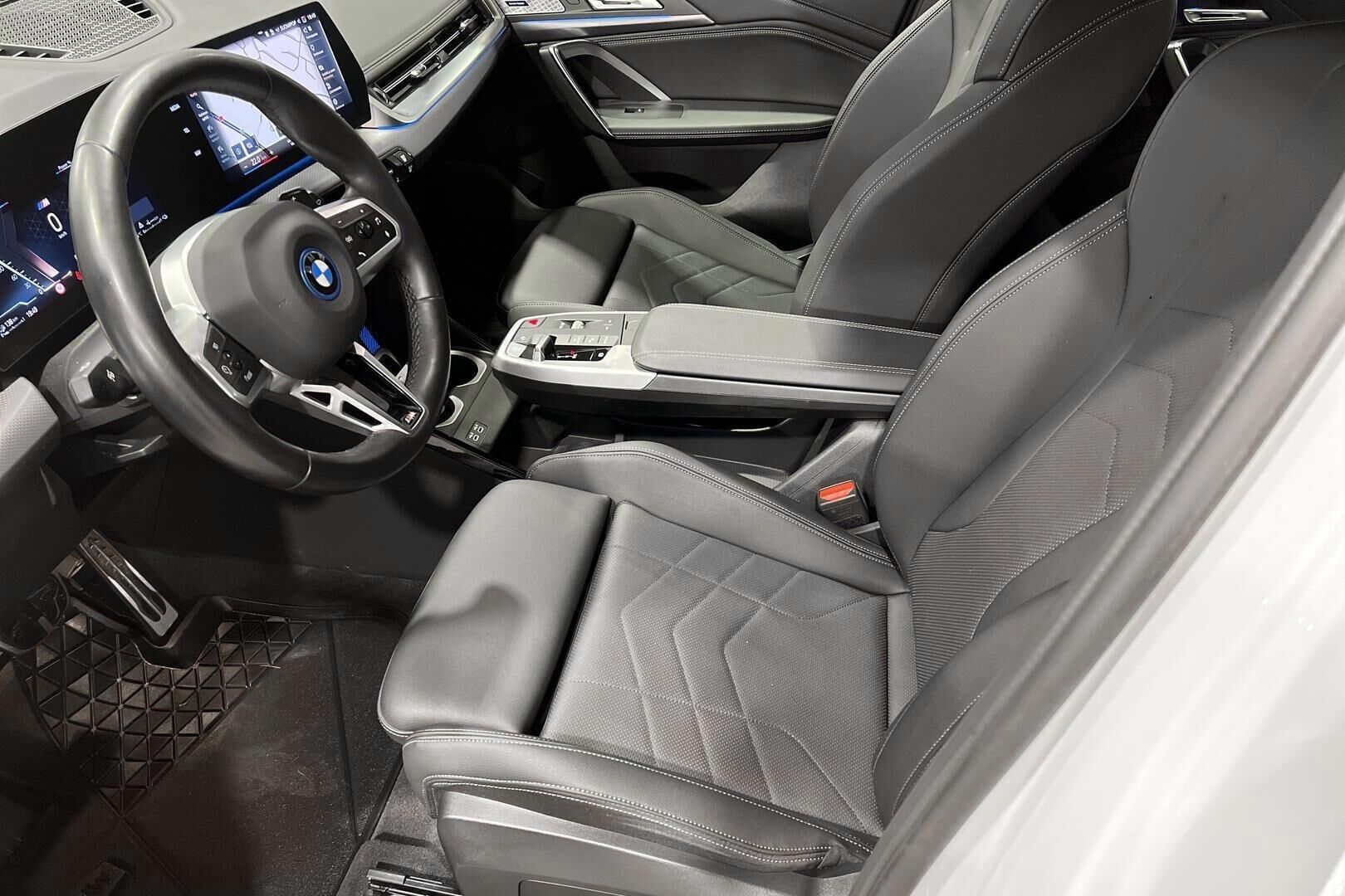 BMW X1 iso kuva 7
