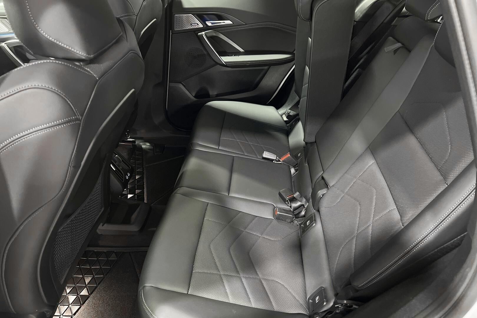 BMW X1 iso kuva 8
