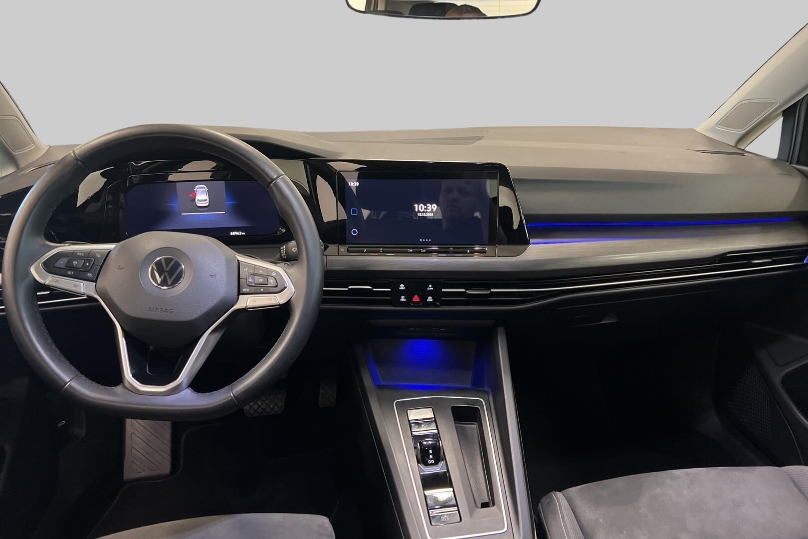 Volkswagen Golf iso kuva 11