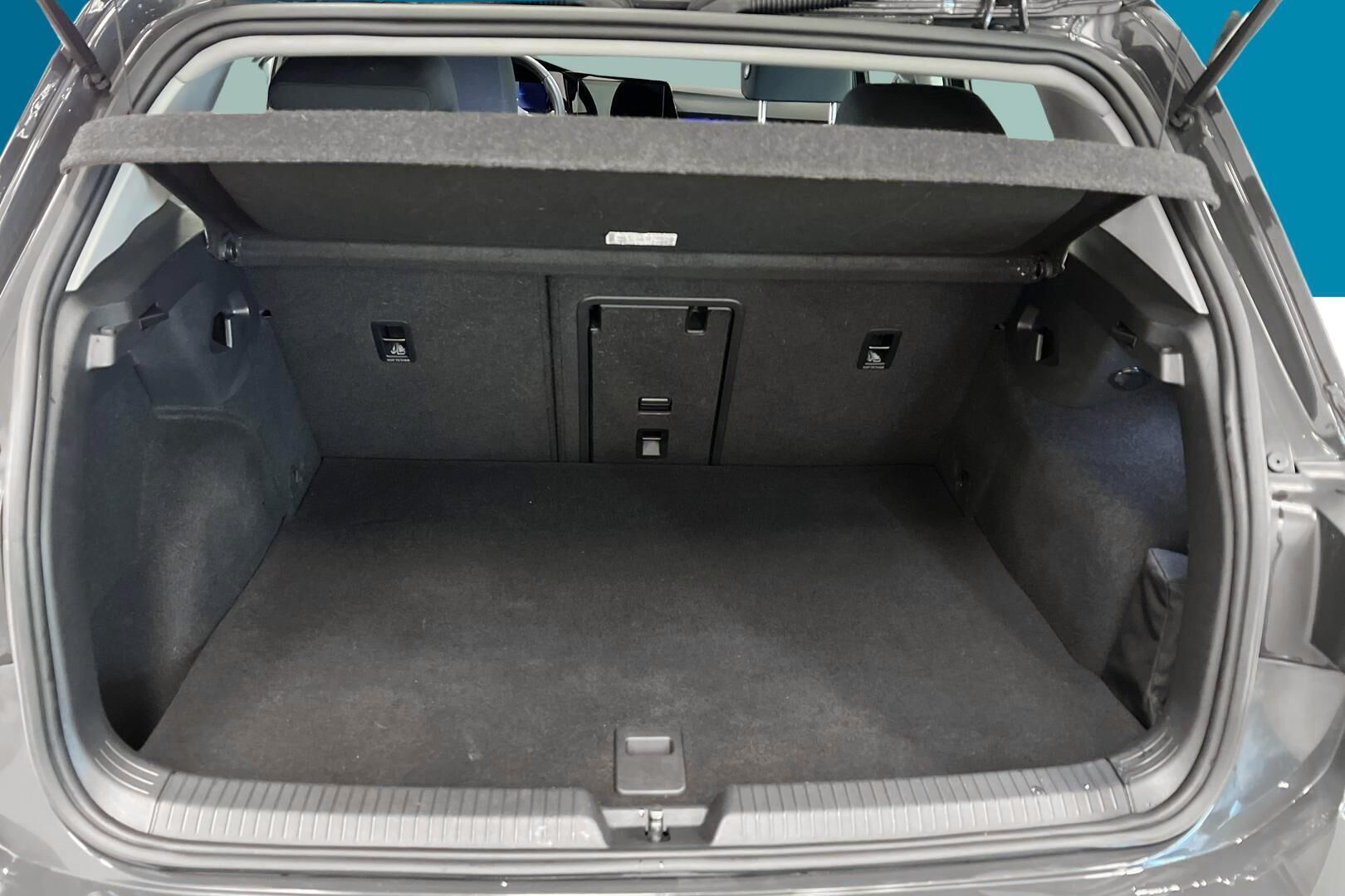 Volkswagen Golf iso kuva 12