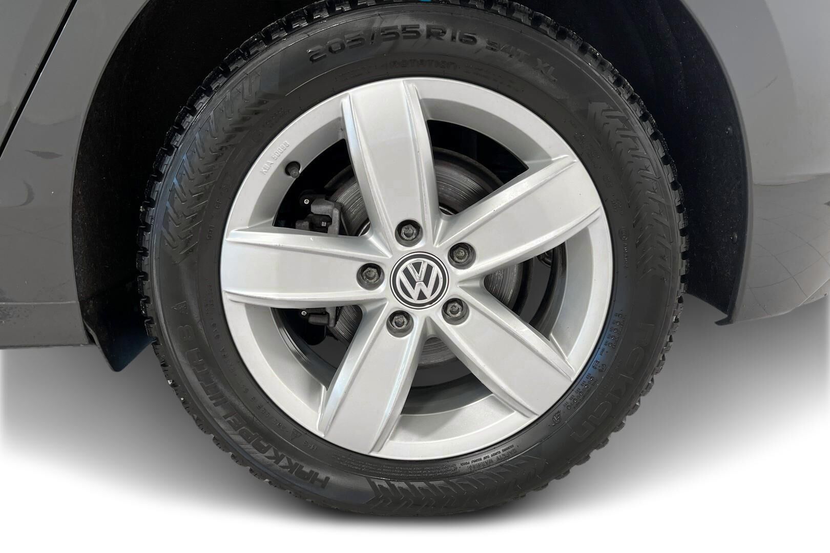 Volkswagen Golf iso kuva 13