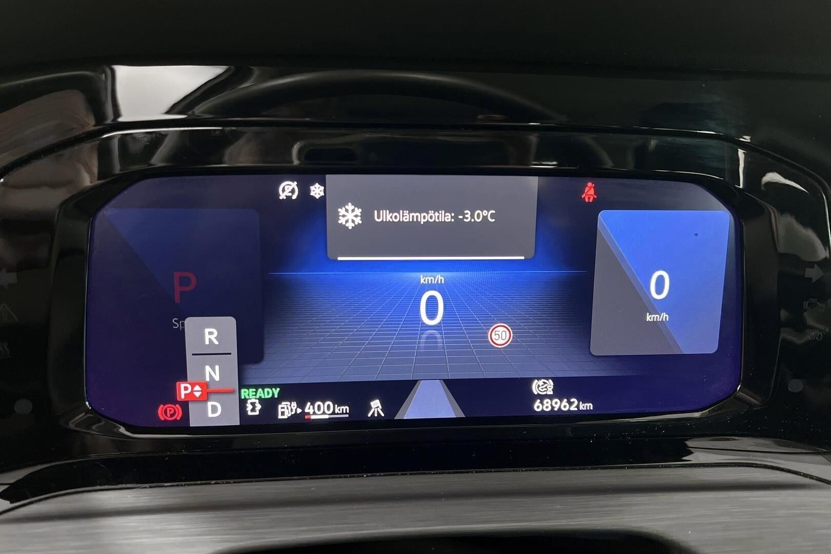 Volkswagen Golf iso kuva 14